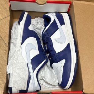 Nike Men's Navy and White Sneakers